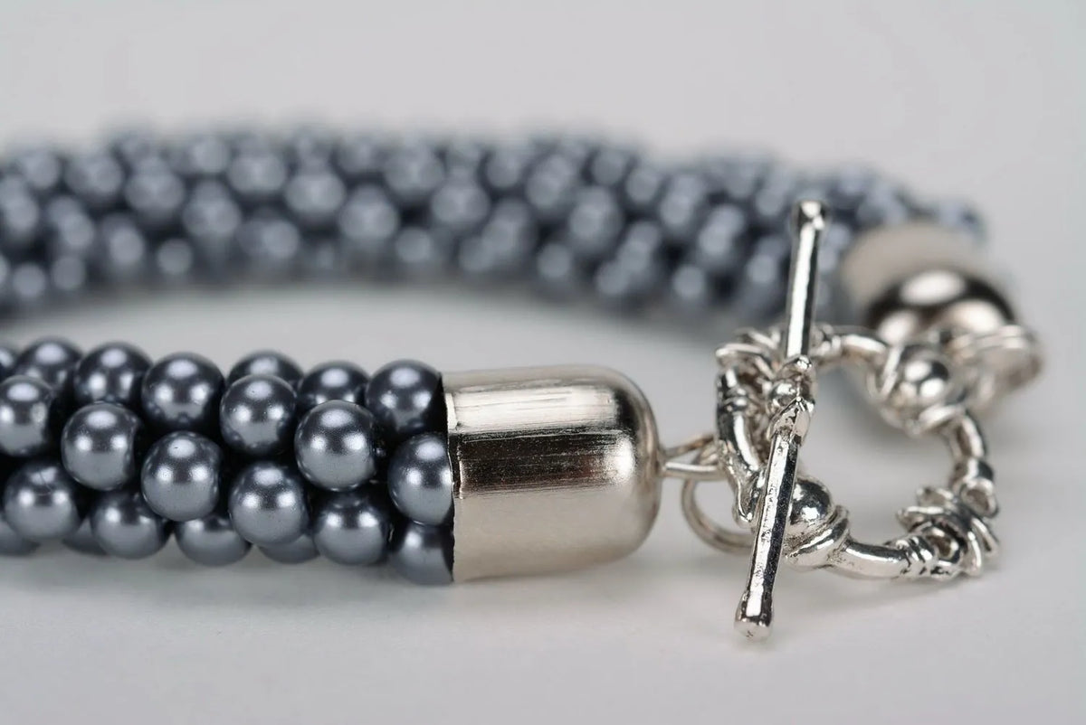 Bracelet made of ceramic pearls
