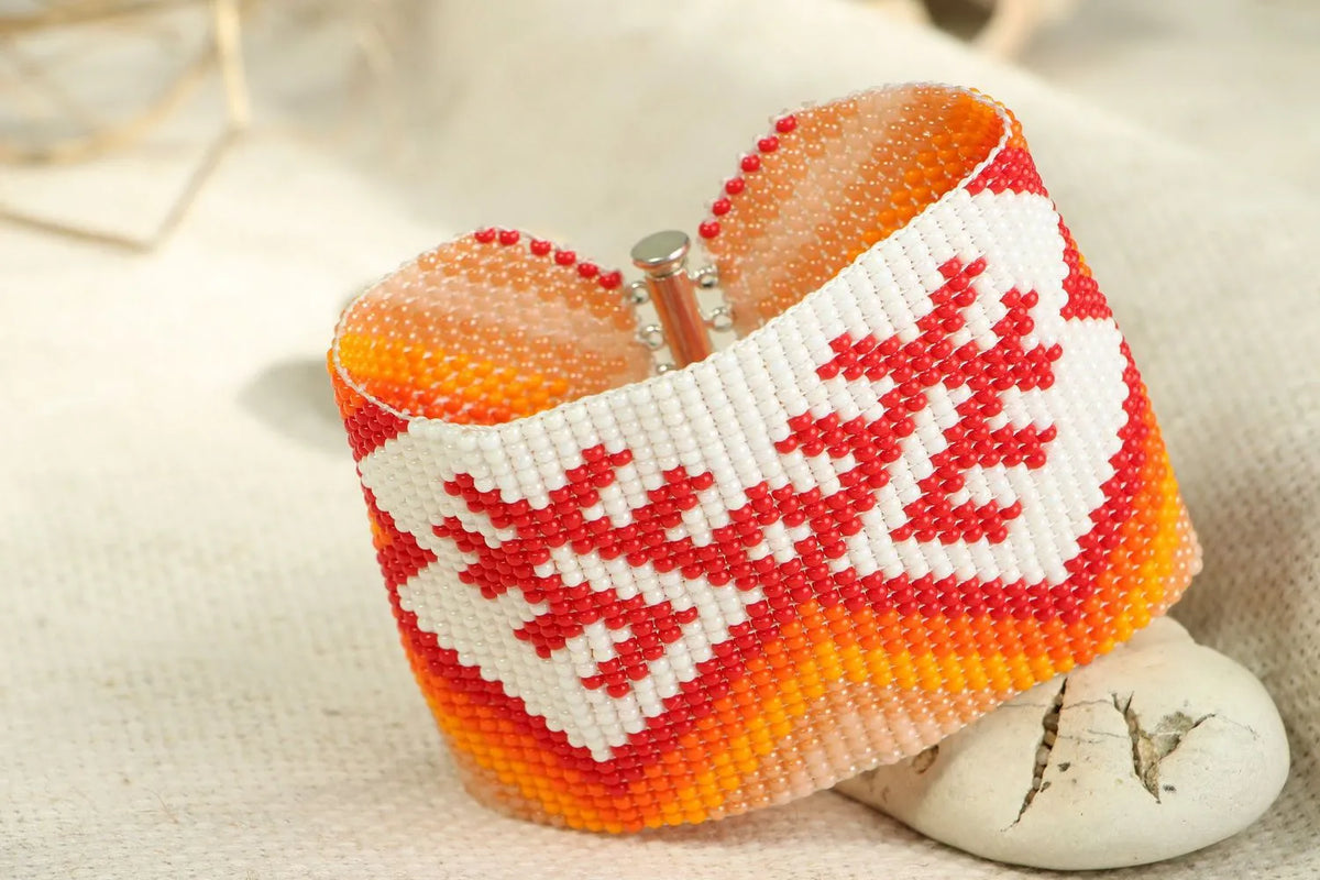 Beaded bracelet "Women who give birth"