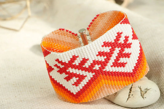 Beaded bracelet "Women who give birth"